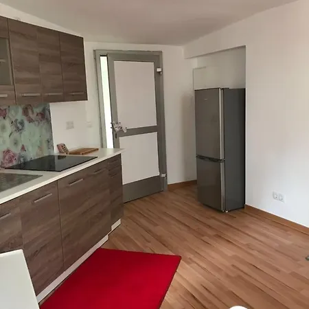 Loehr Apartman *